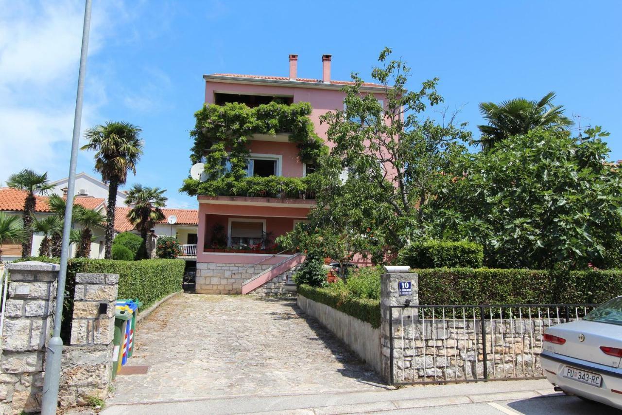 Apartments Horizont 罗维尼 外观 照片
